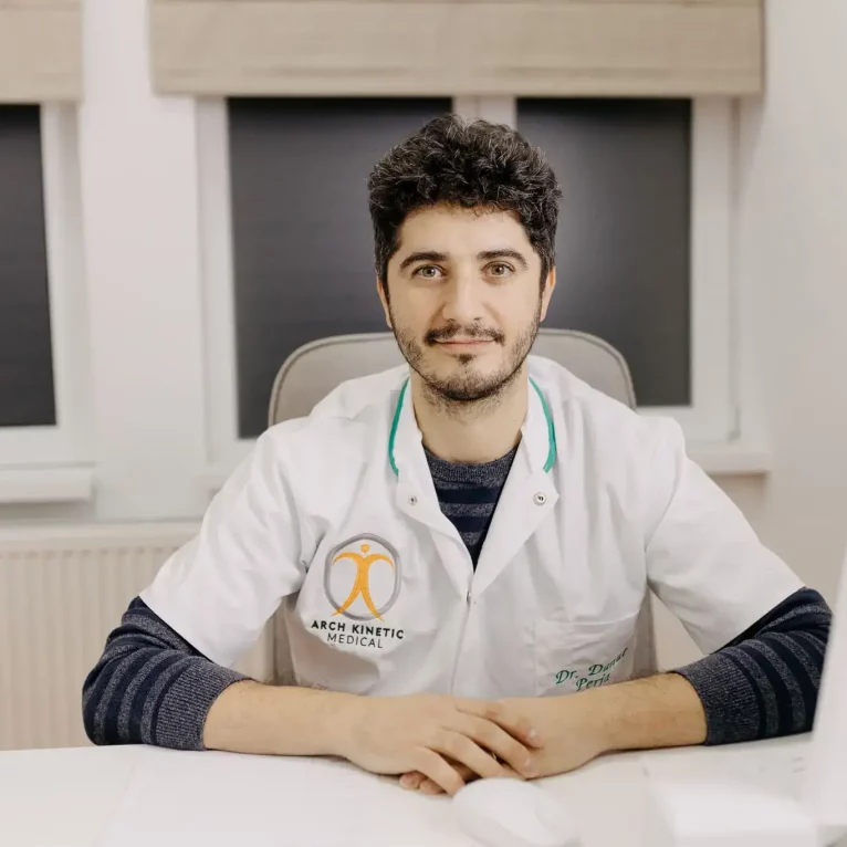 Medic specialist medicina fizica si reabilitare Danut Perja la Arch Kinetic Medical